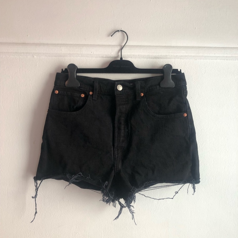 Levi’s black ribcage shorts